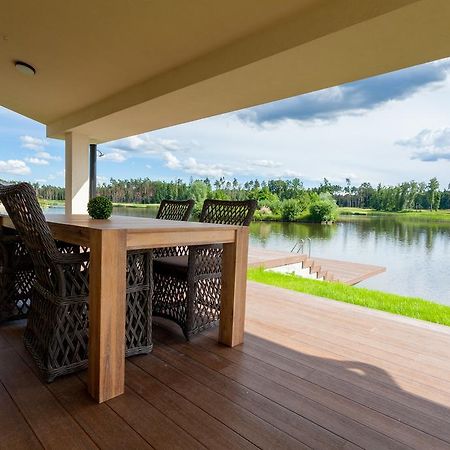 Golfbay Villa Senica Eksteriør bilde