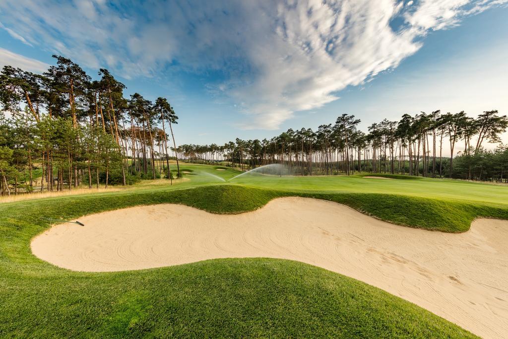 Golfbay Villa Senica Eksteriør bilde