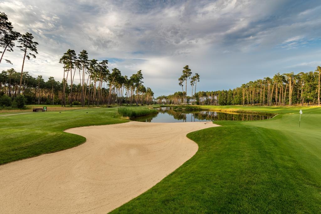 Golfbay Villa Senica Eksteriør bilde